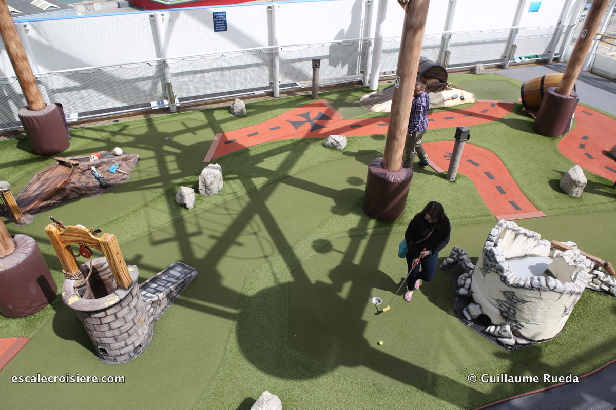 Norwegian Getaway - Mini golf
