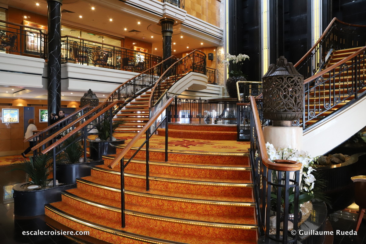 Norwegian Spirit - Atrium Grand Centrum