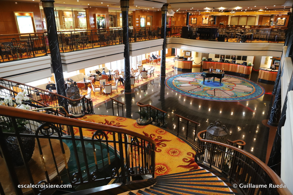Norwegian Spirit - Atrium Grand Centrum