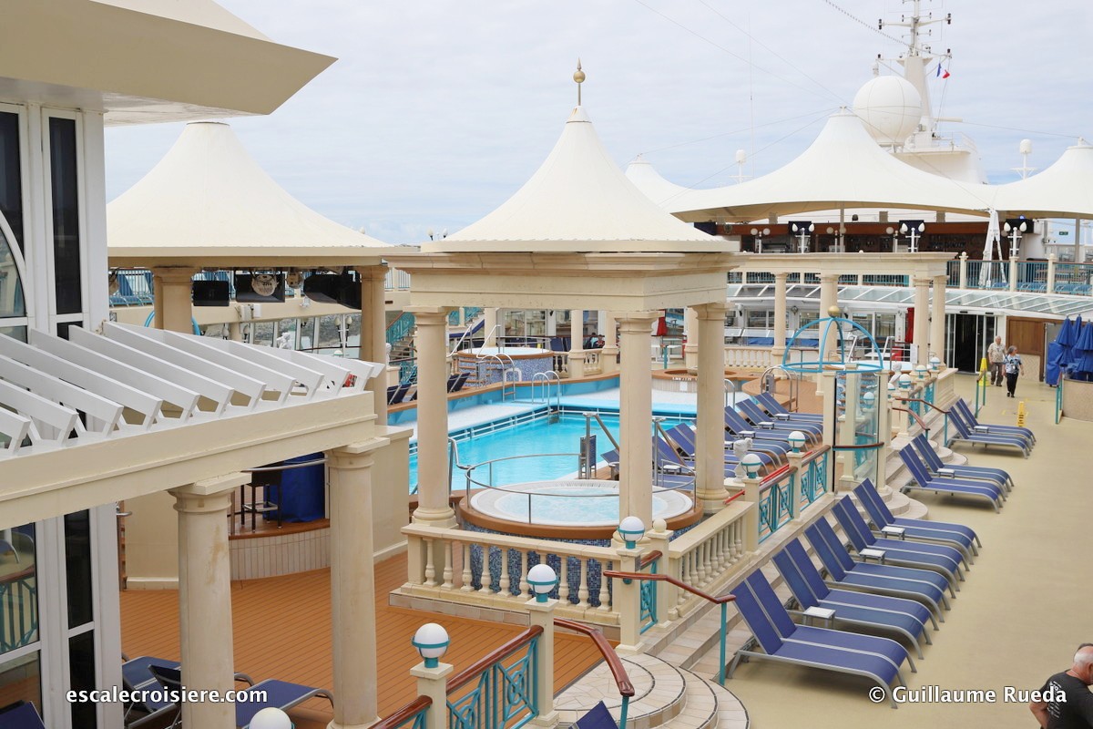 Norwegian Spirit - Piscine centrale - Tivoli pool