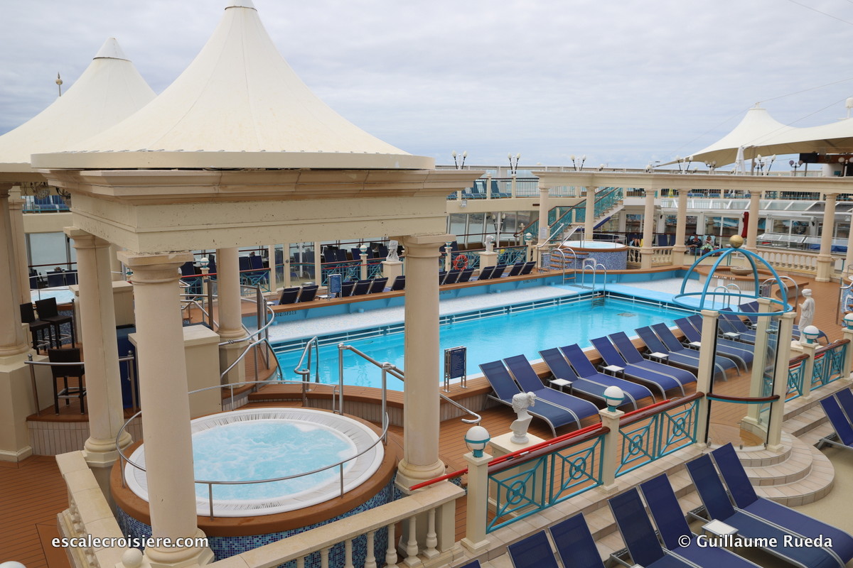 Norwegian Spirit - Piscine centrale - Tivoli pool