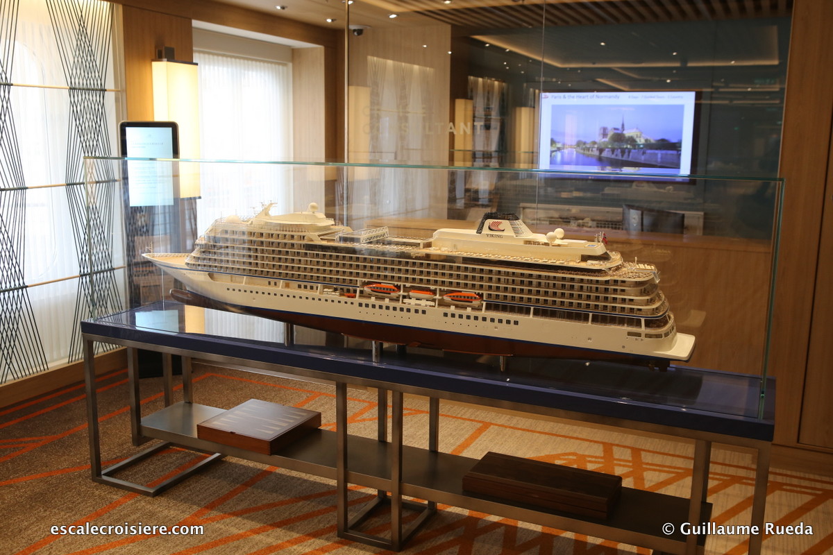 Viking Jupiter - Atrium