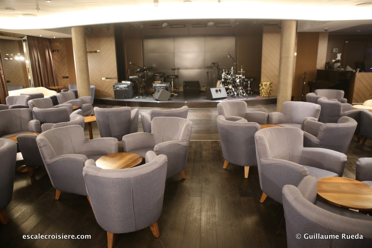 Viking Jupiter - Torshaven bar et salle de concert