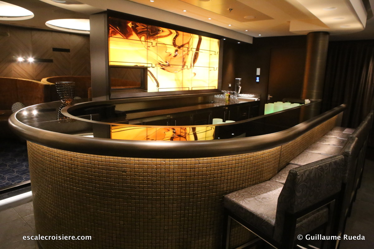 Viking Jupiter - Torshaven bar et salle de concert