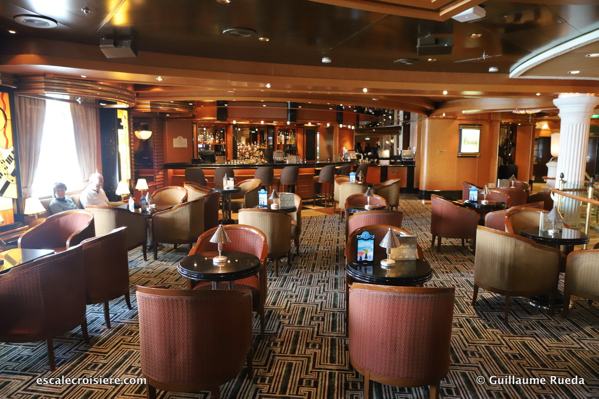 Crown Princess - Crooners bar