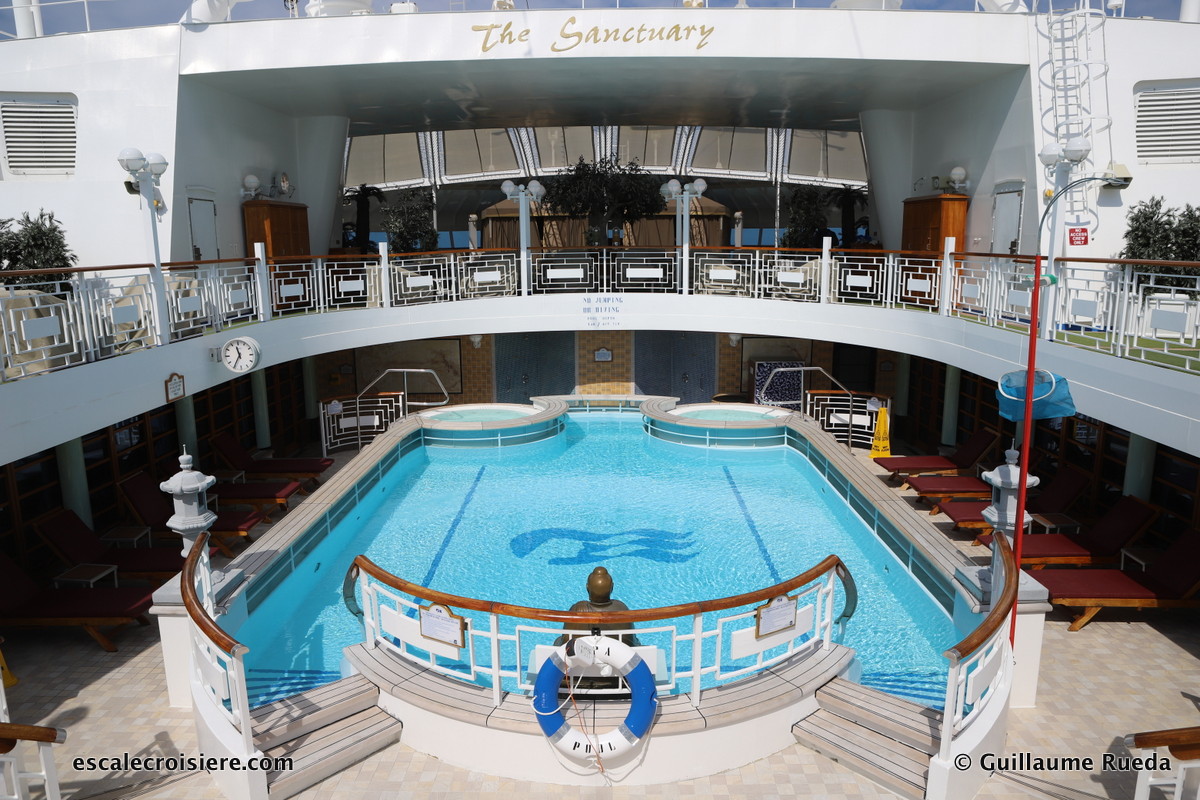 Crown Princess - Piscine du Sanctuary
