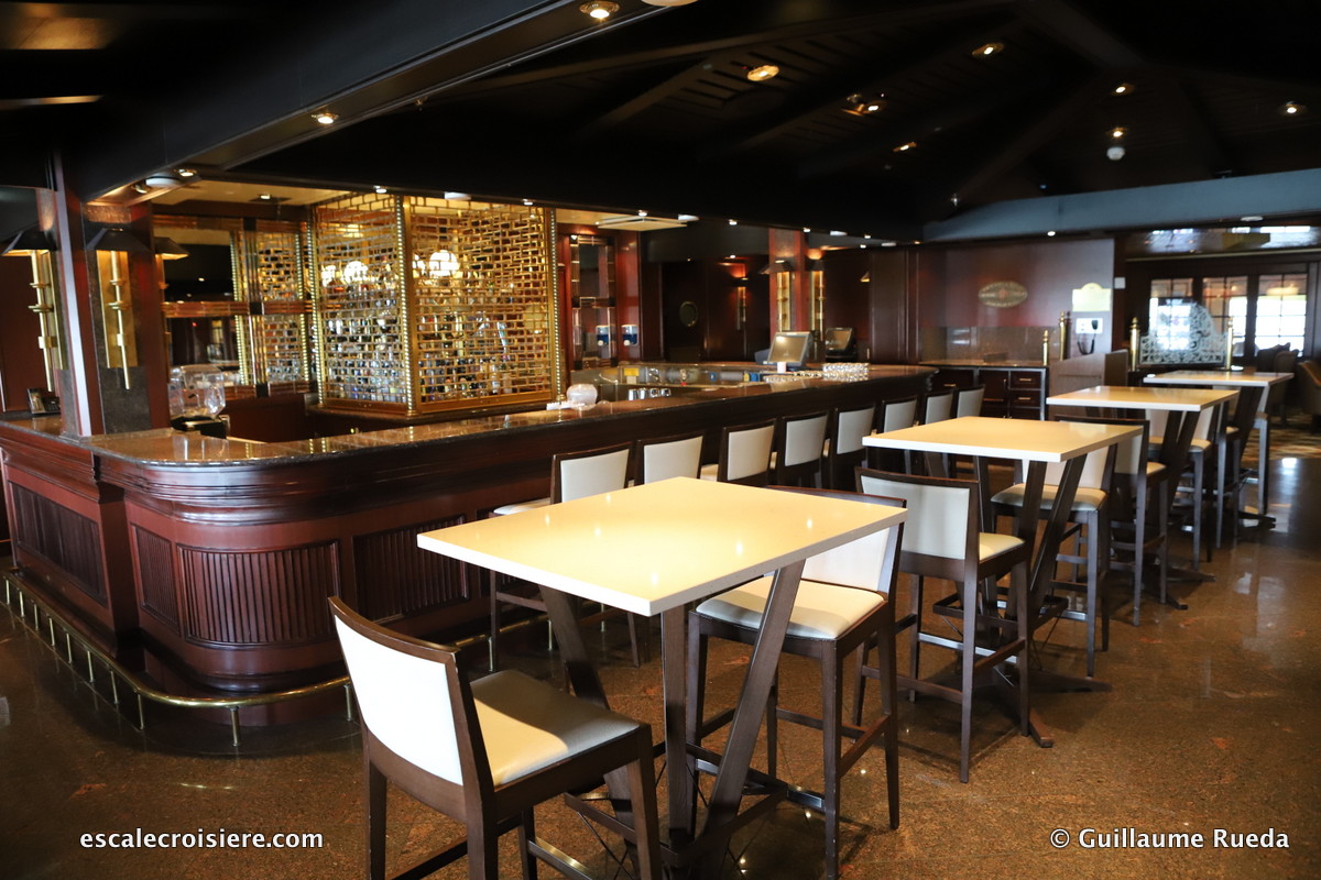 Crown Princess - Wheelhouse bar