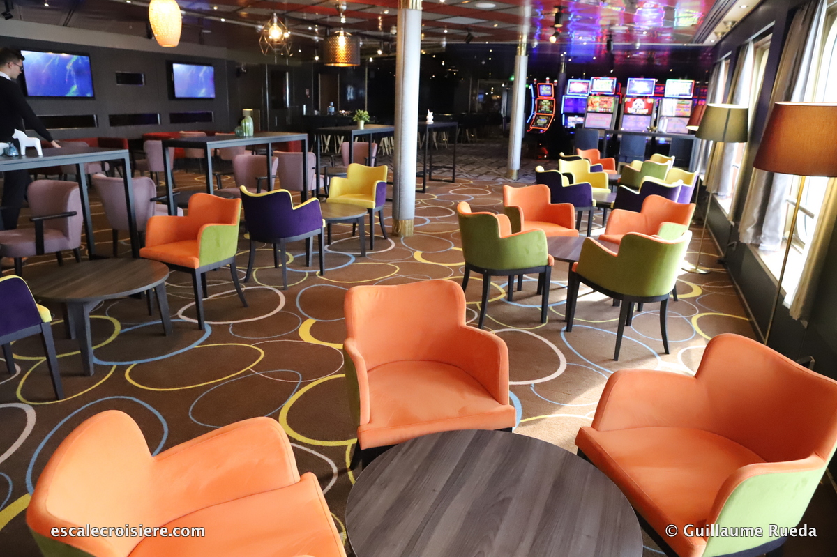 Vasco Da Gama - Bars & Salons