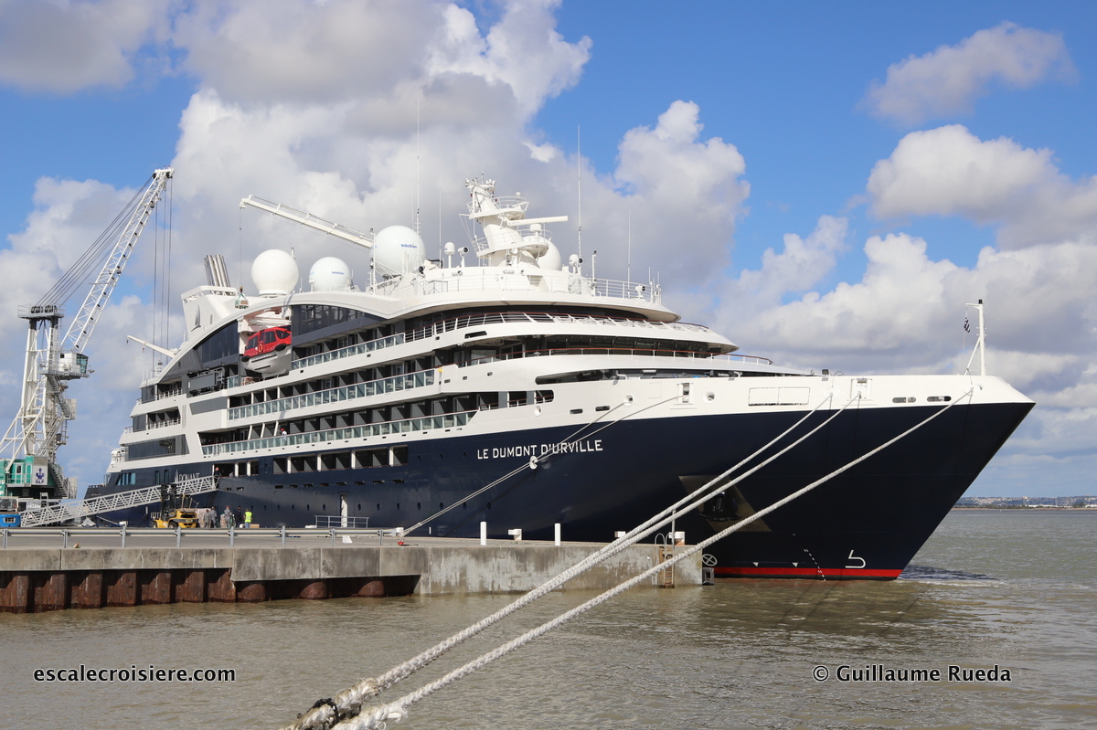 Le Dumont D'Urville