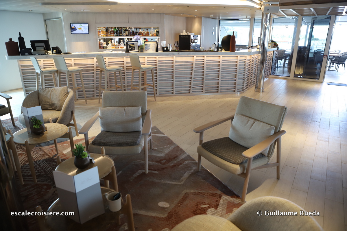 Le Dumont D'Urville - Le Grand Salon