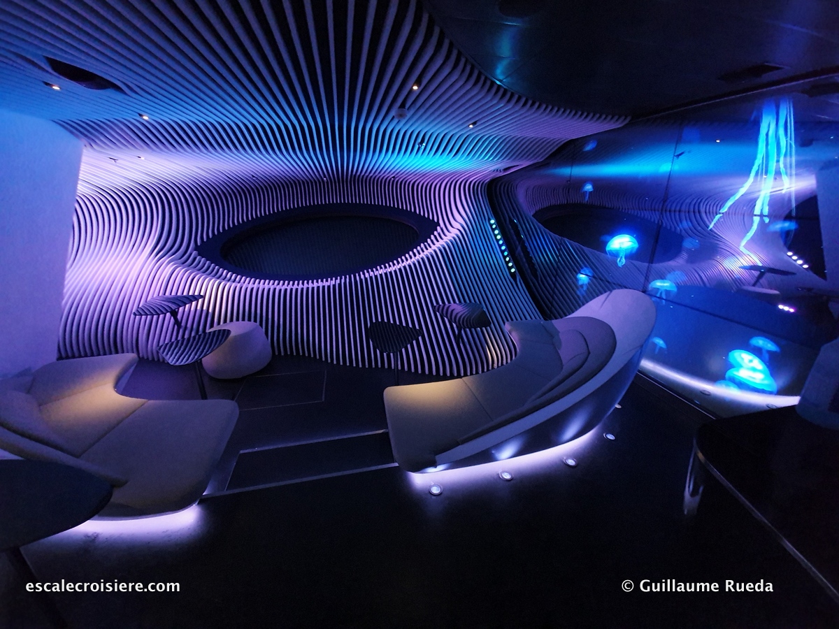 Le Dumont D'Urville - Salon Blue Eye