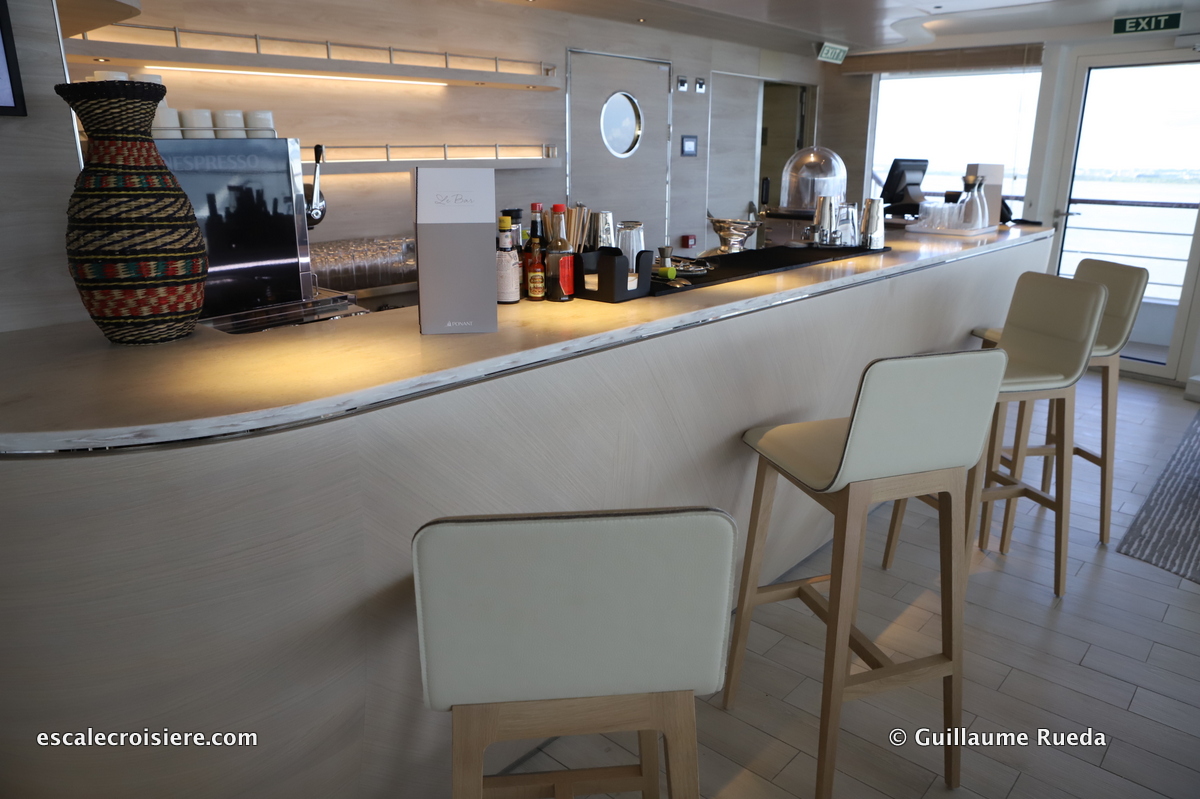 Le Dumont D'Urville - Salon Observatoire