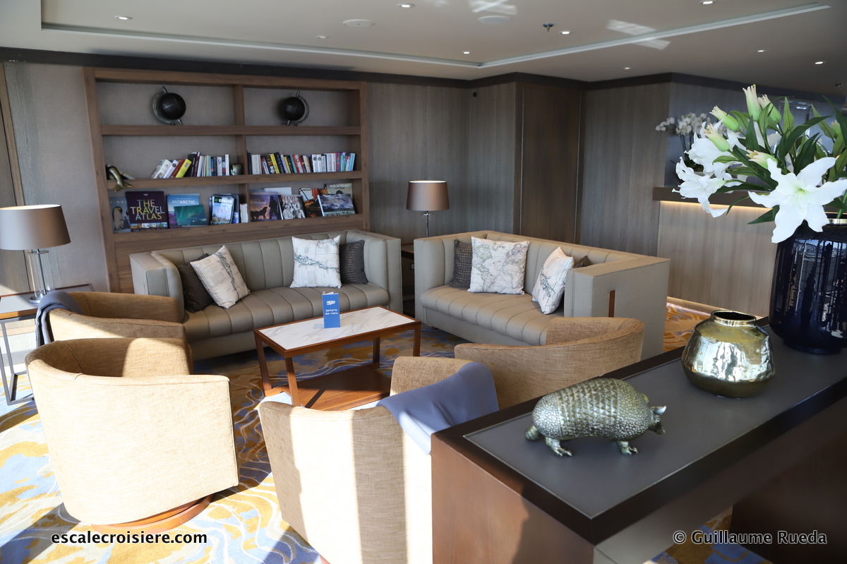 Observation Lounge - World Explorer - Quark