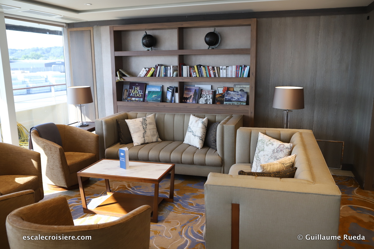 Observation Lounge - World Explorer - Quark