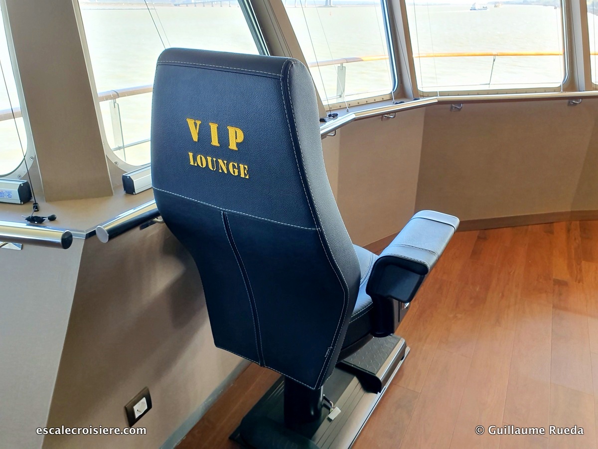 Passerelle - World Explorer - Quark