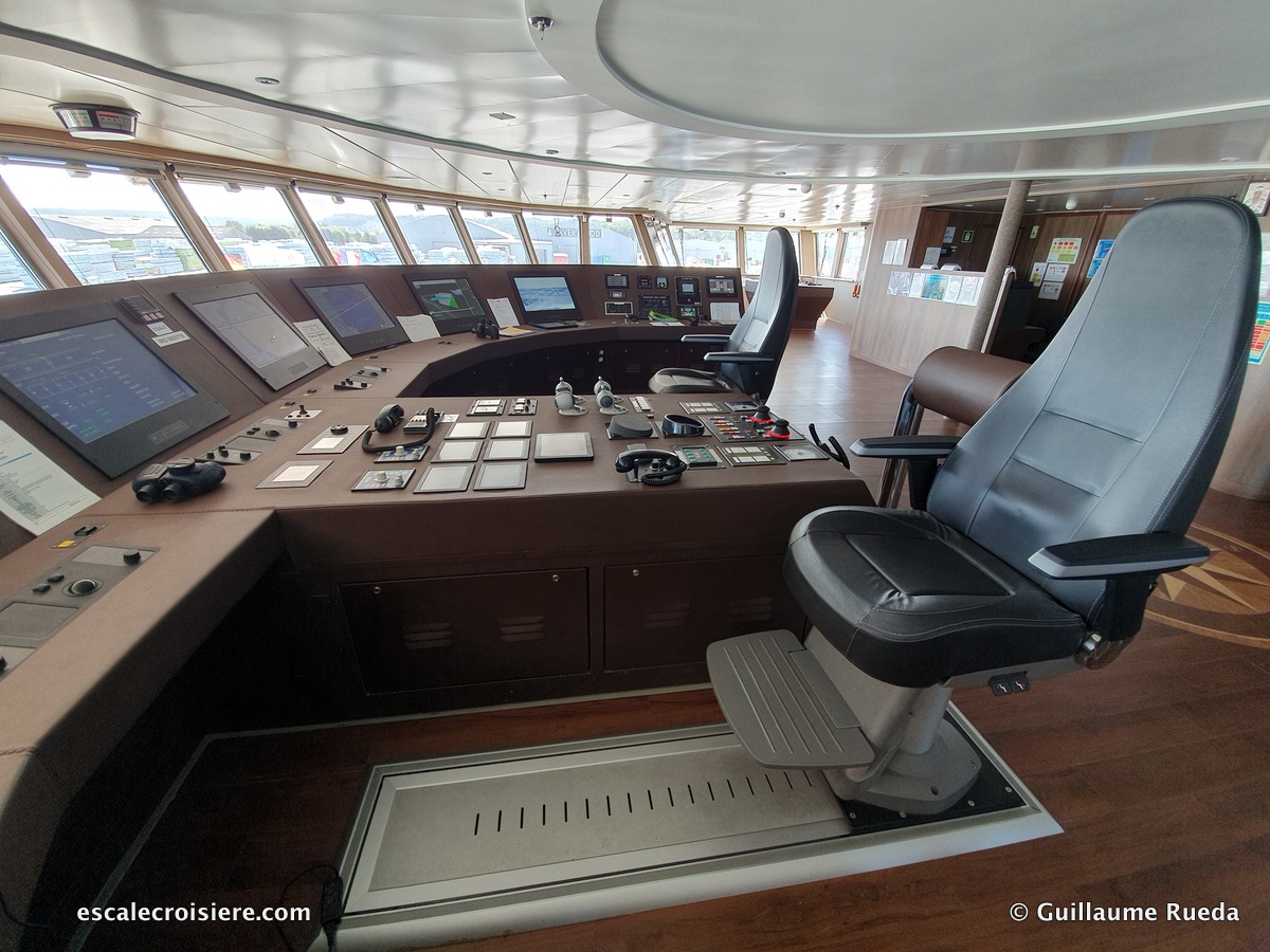 Passerelle - World Explorer - Quark