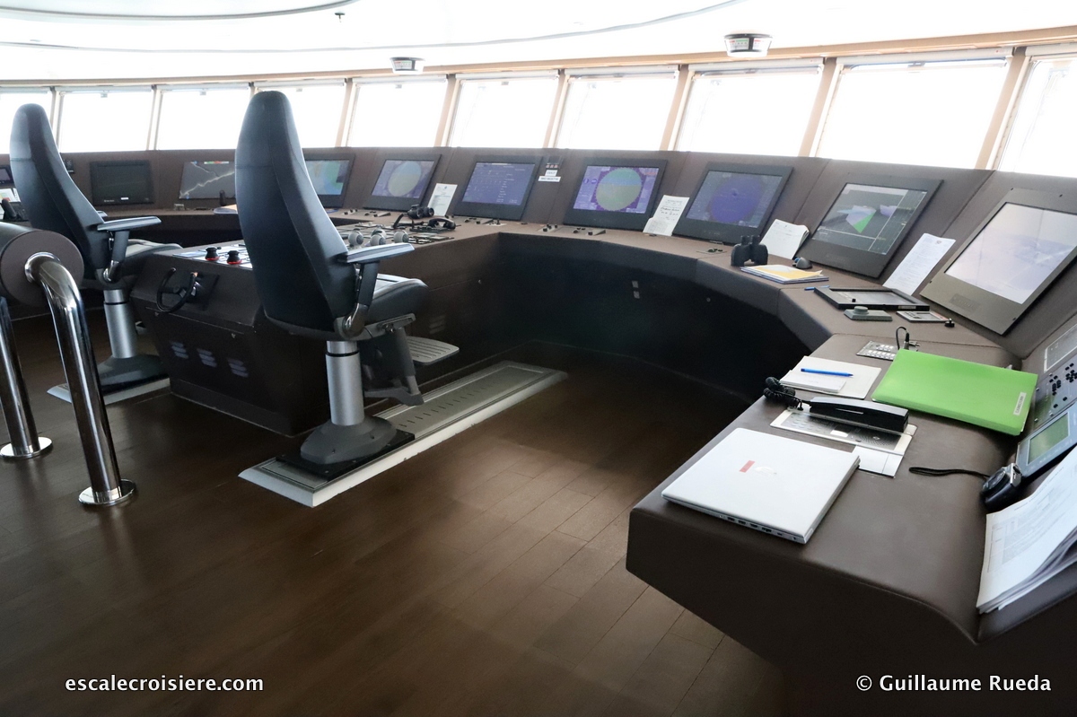 Passerelle - World Explorer - Quark