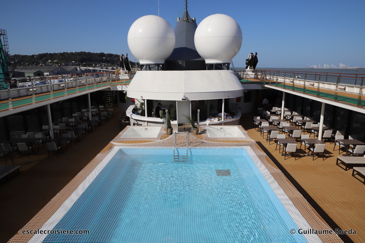 Piscine - World Explorer - Quark