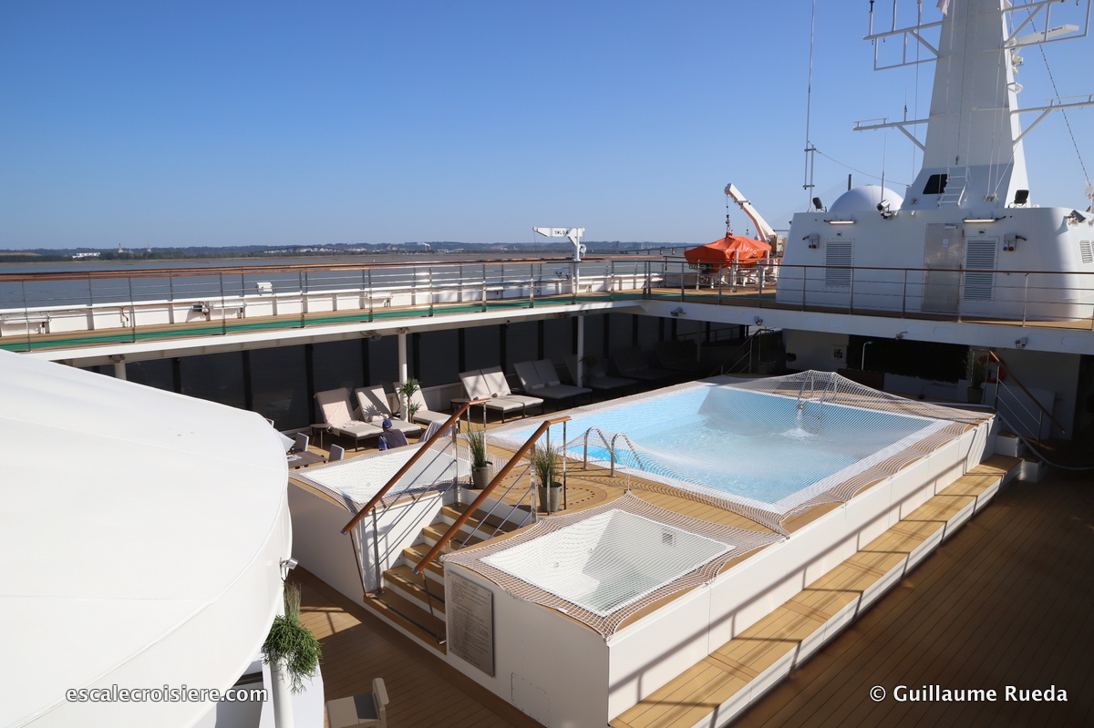 Piscine - World Explorer - Quark