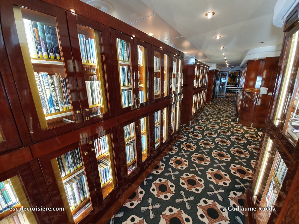 Queen Mary 2 - Bibliothèque