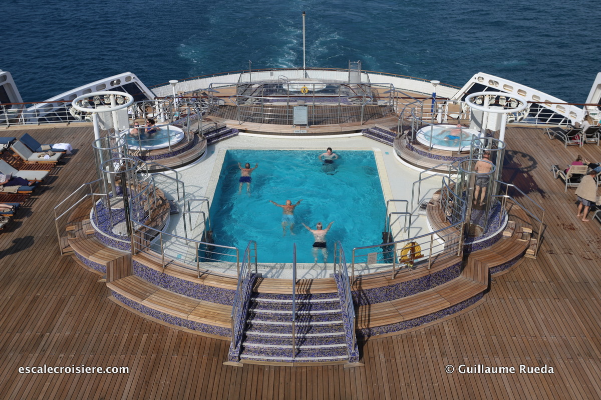 Queen Mary 2 - Piscine