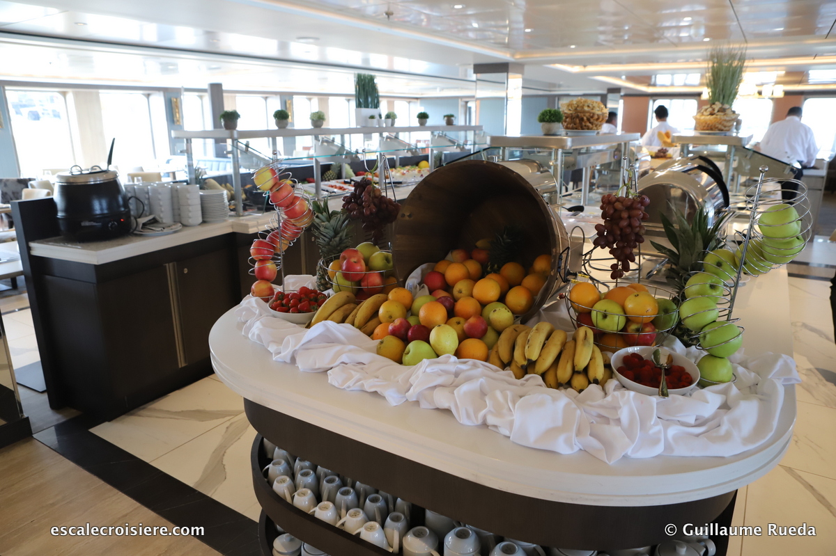 Restaurant - World Explorer - Quark