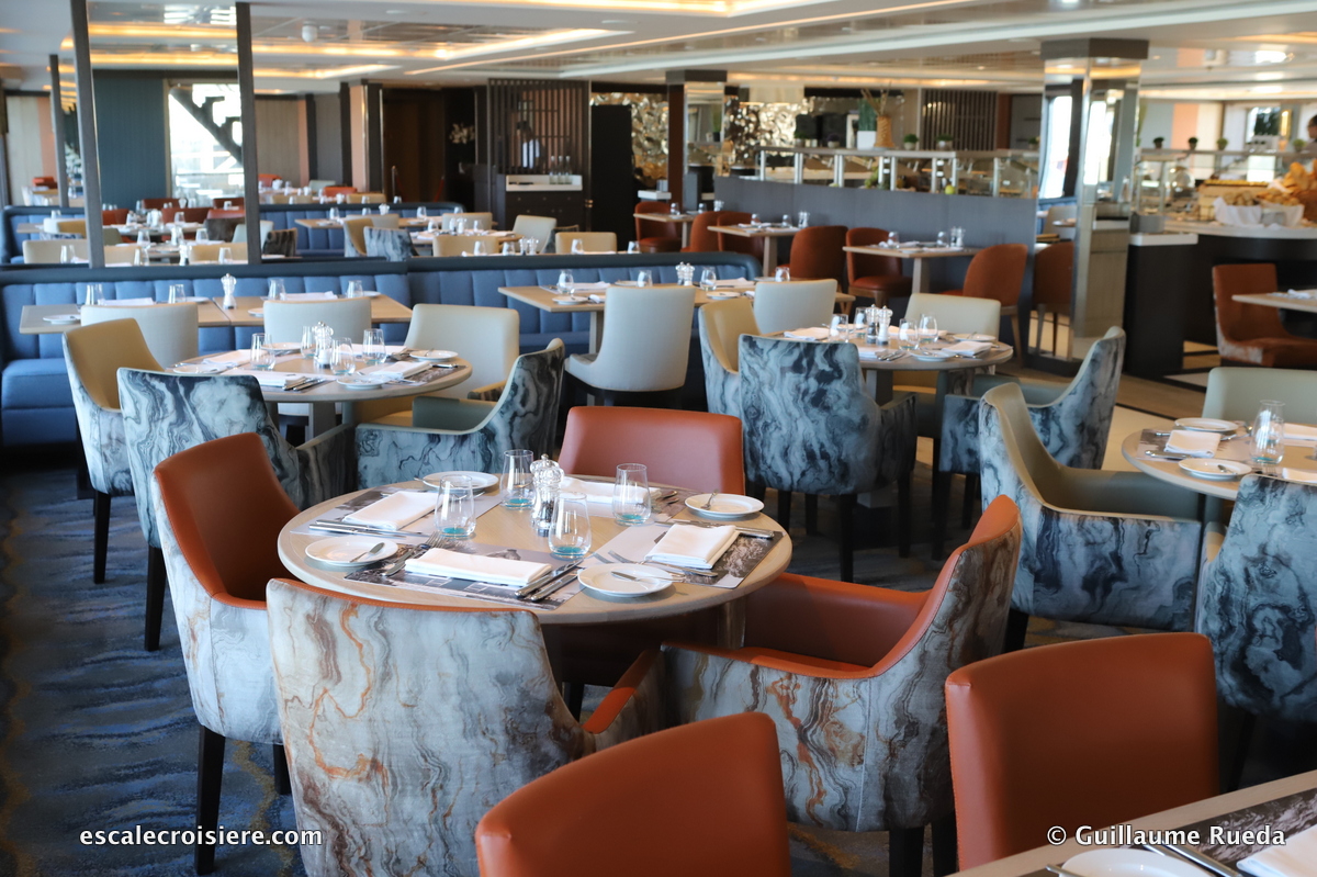 Restaurant - World Explorer - Quark