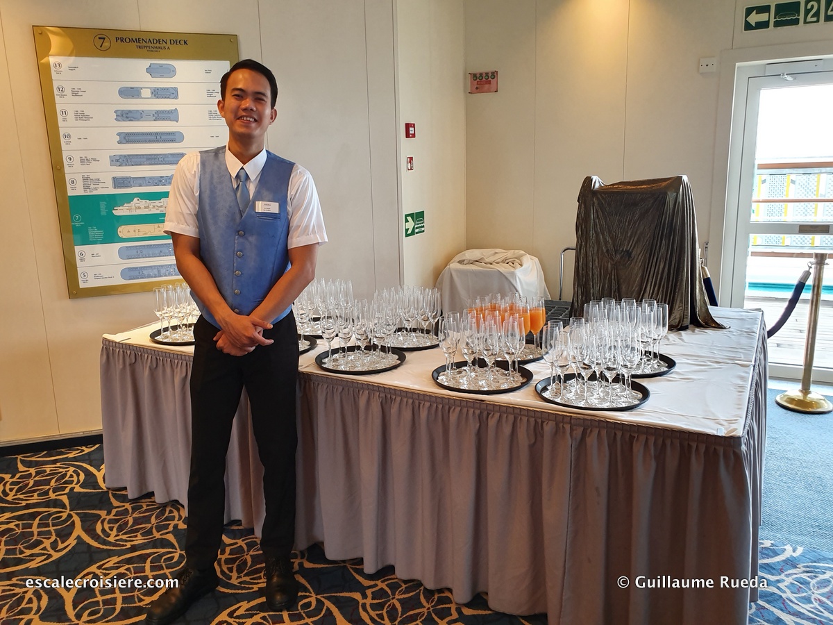 Amera - Phoenix Reisen - Crew