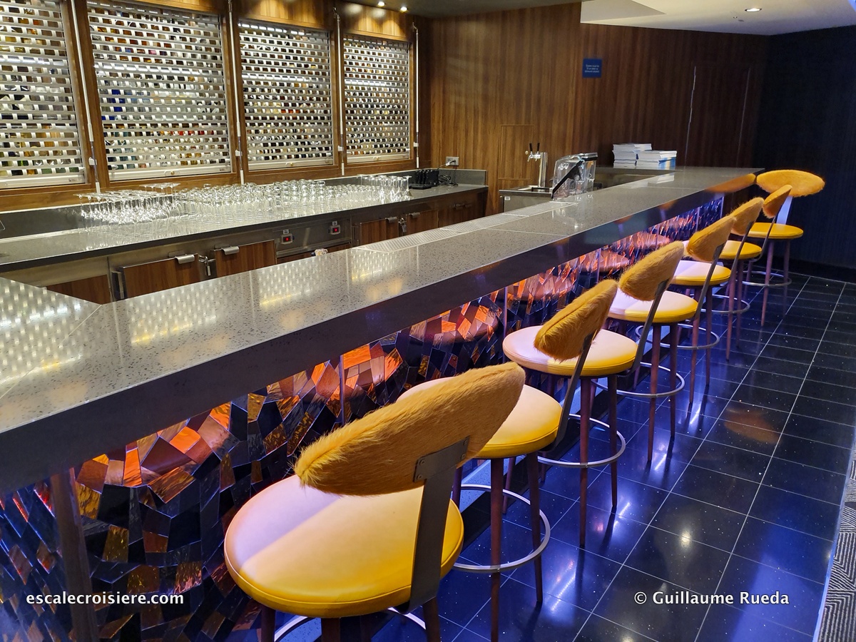 Social Comedy & Night Club - Norwegian Encore