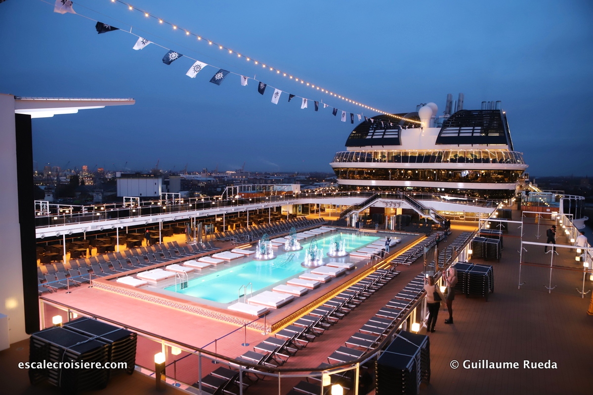 MSC Grandiosa - Atmosphere pool