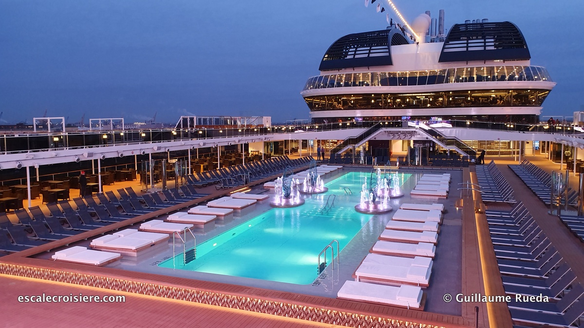 MSC Grandiosa - Atmosphere pool