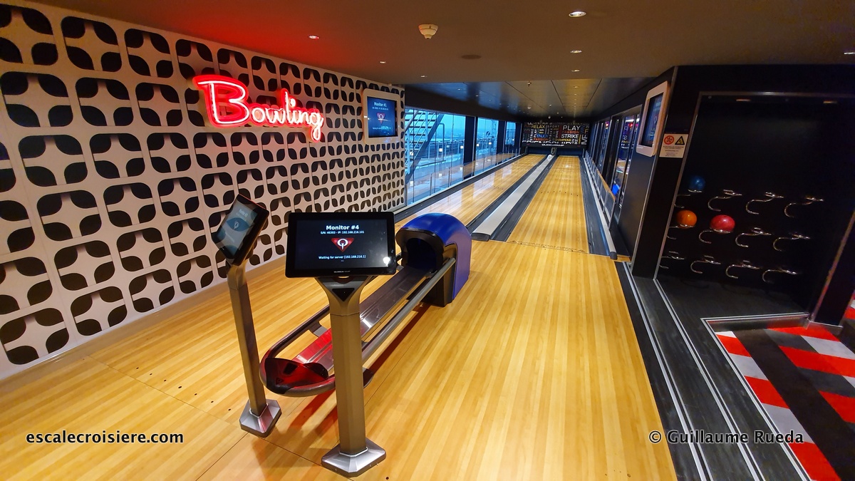 MSC Grandiosa - Bowling