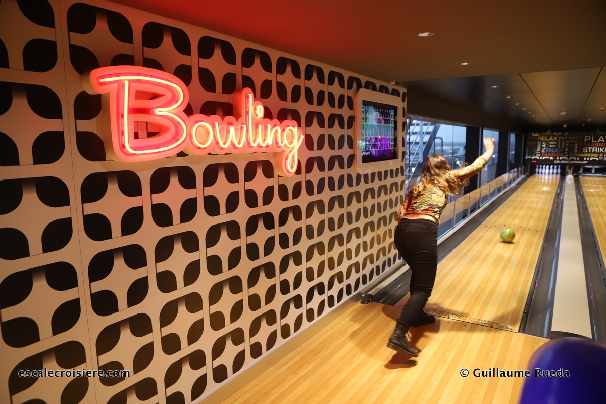 MSC Grandiosa - Bowling
