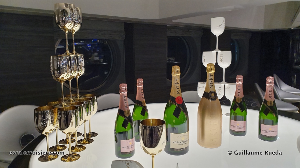 MSC Grandiosa - Champagne bar