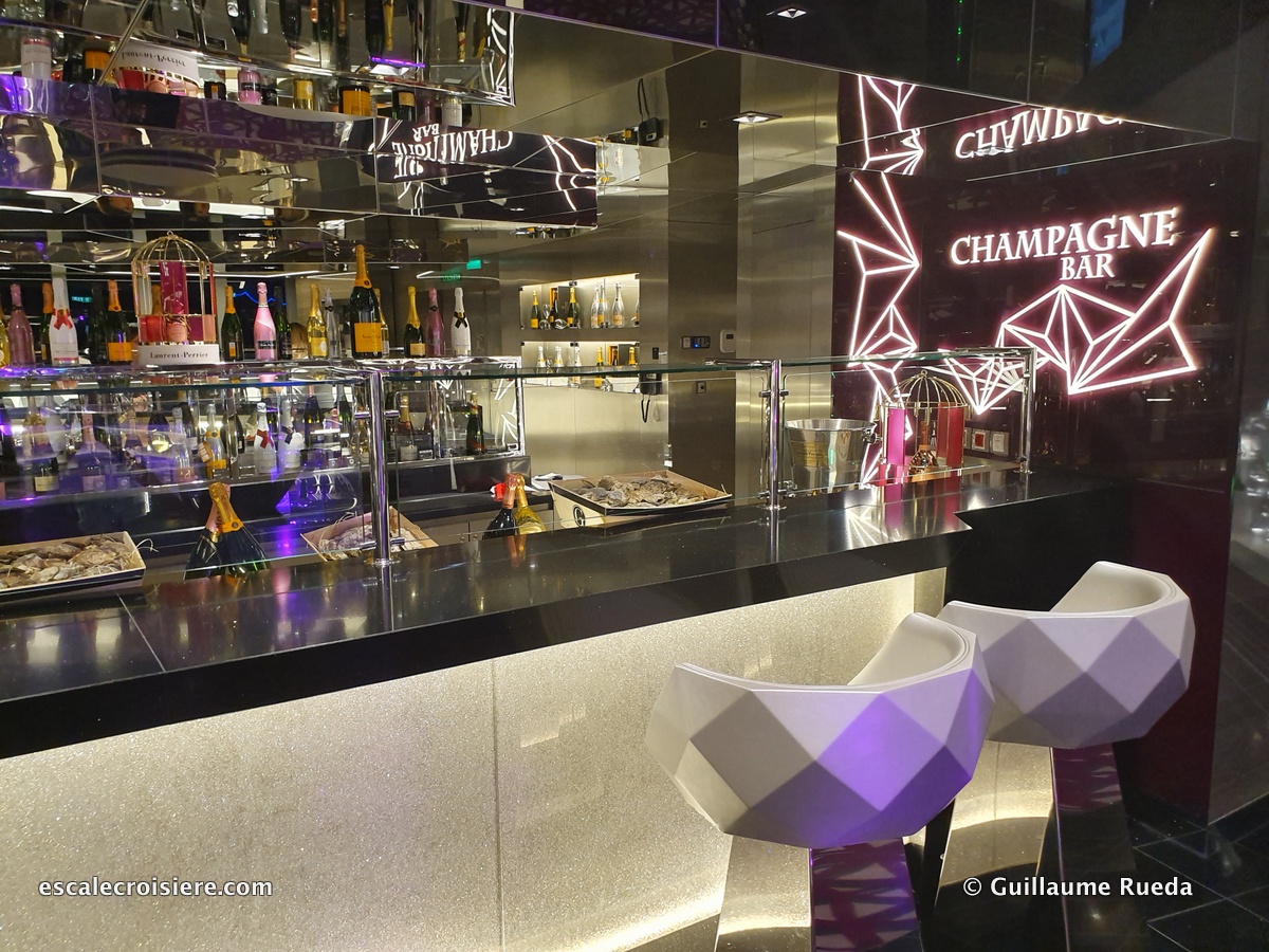 MSC Grandiosa - Champagne bar