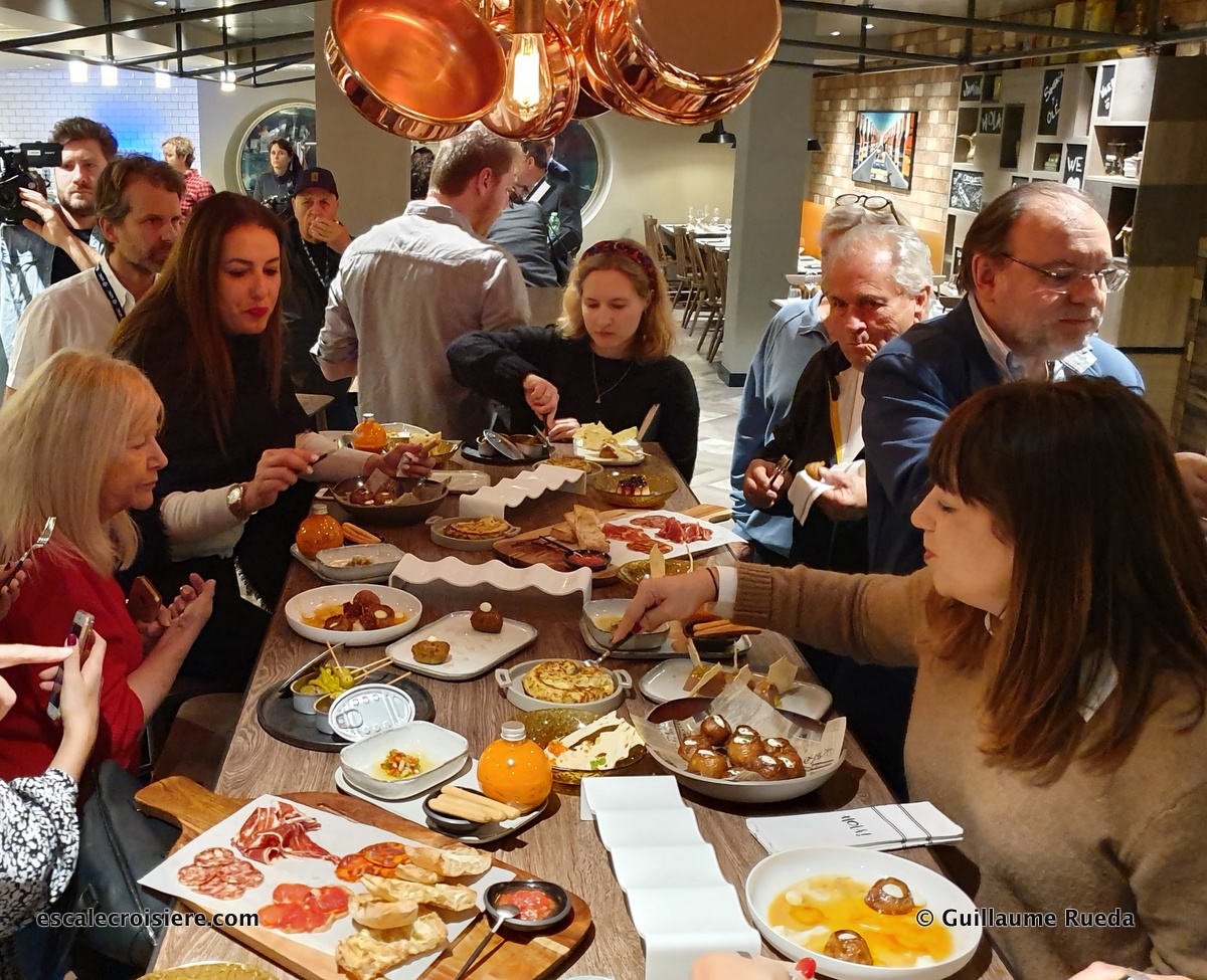 MSC Grandiosa - Hola Tapas restaurant