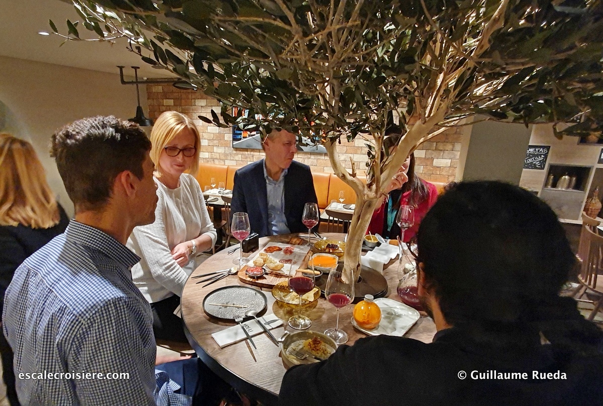 MSC Grandiosa - Hola Tapas restaurant