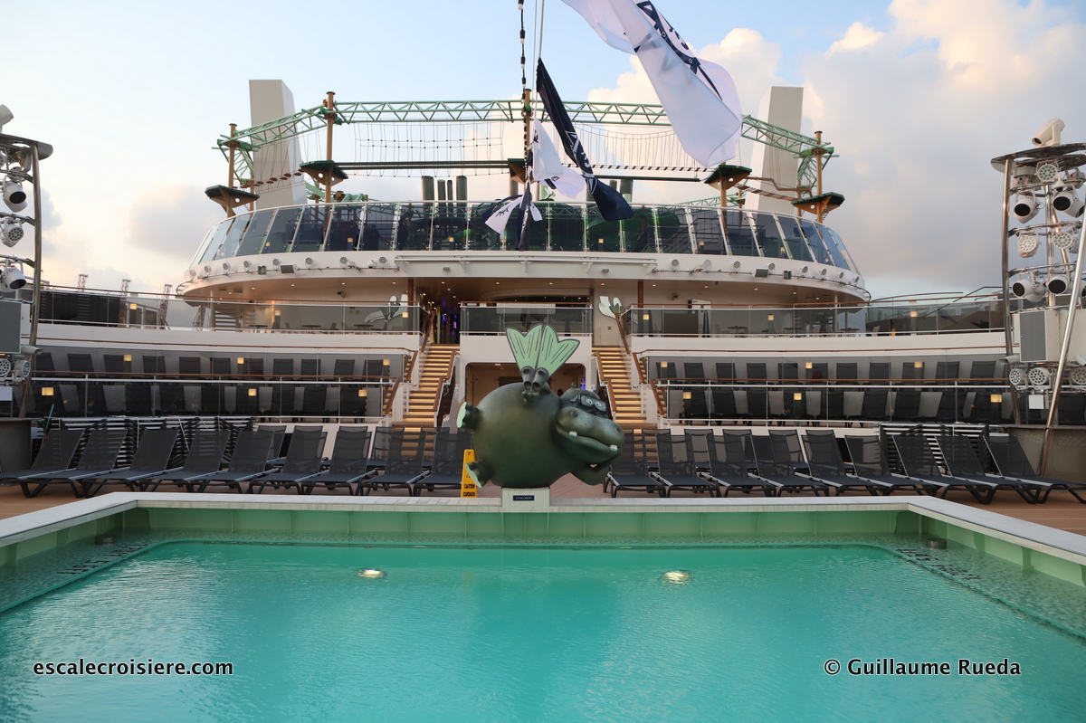 MSC Grandiosa - Horizon pool