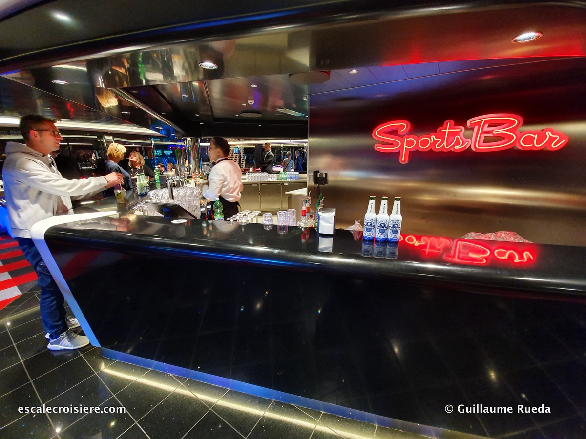 MSC Grandiosa - Sports bar