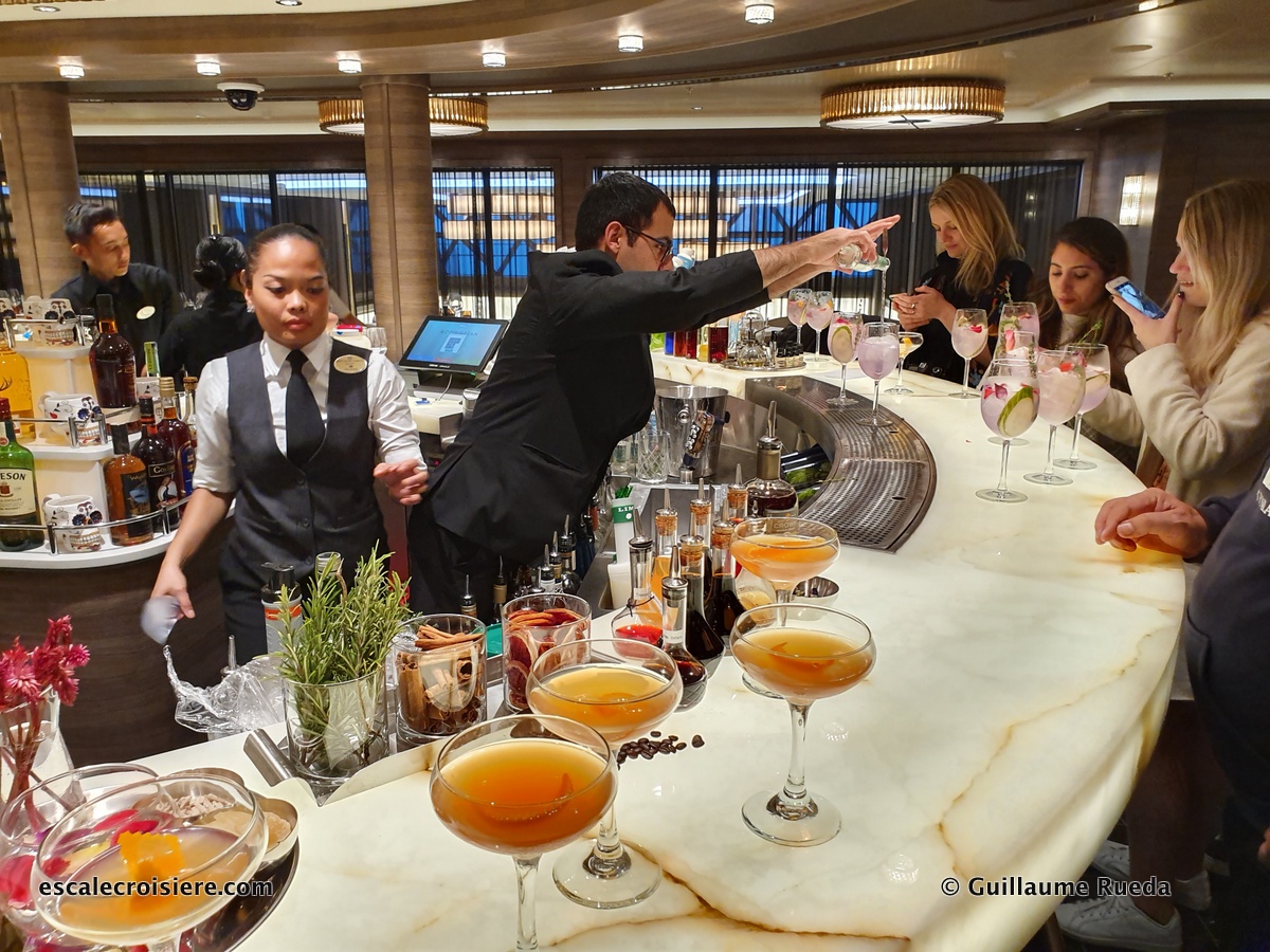 The A-List bar - Norwegian Encore