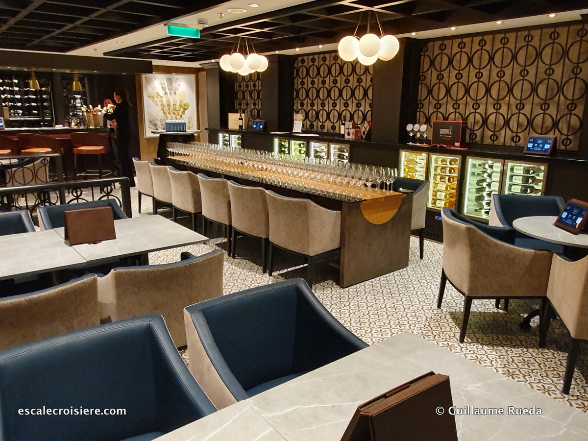 The Cellars Wine bar - Norwegian Encore