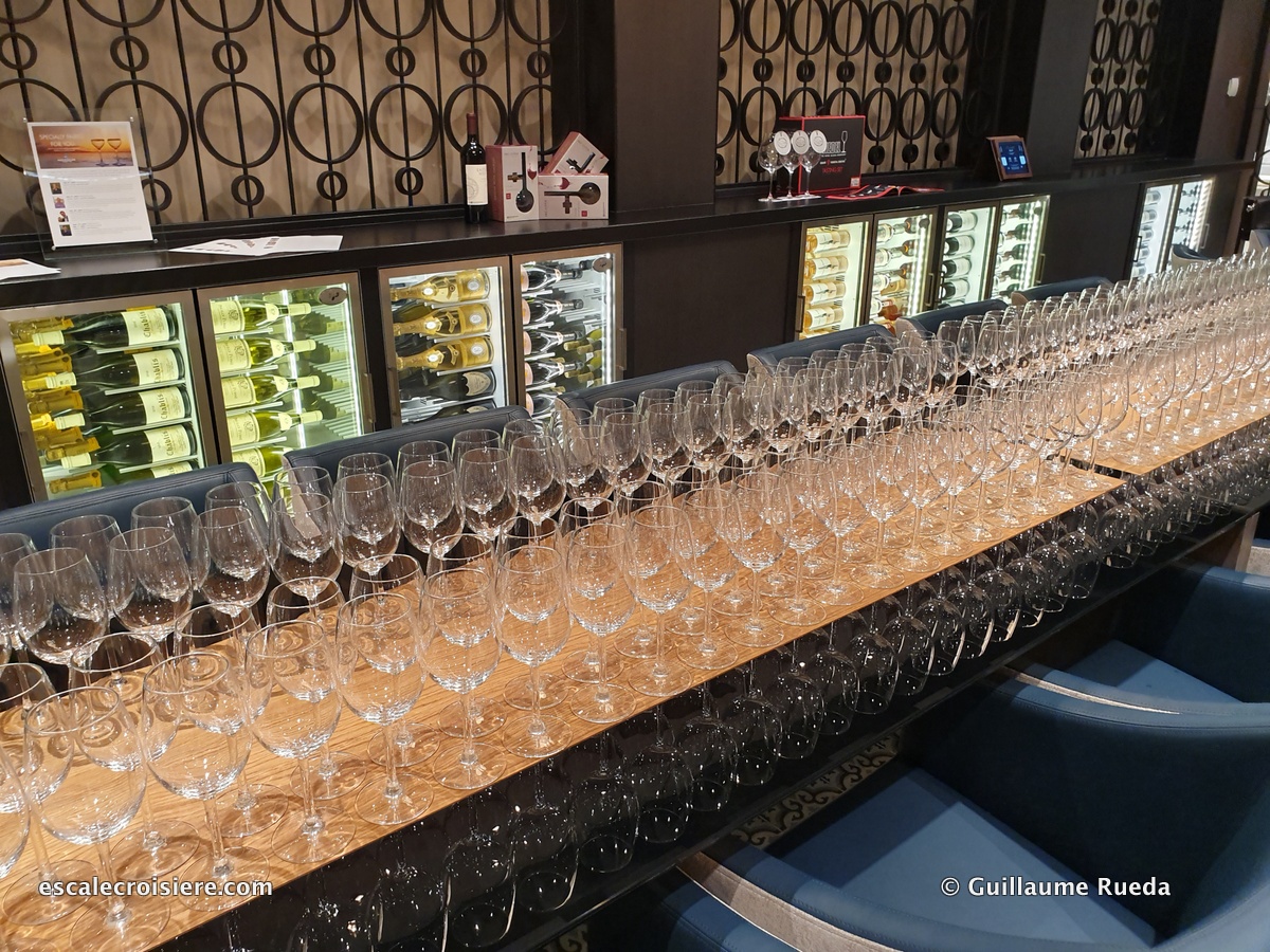 The Cellars Wine bar - Norwegian Encore