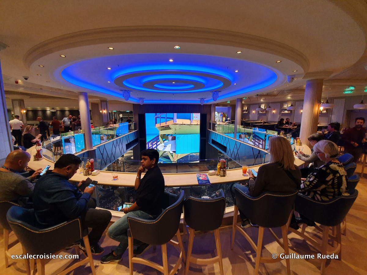 The Local restaurant - Norwegian Encore