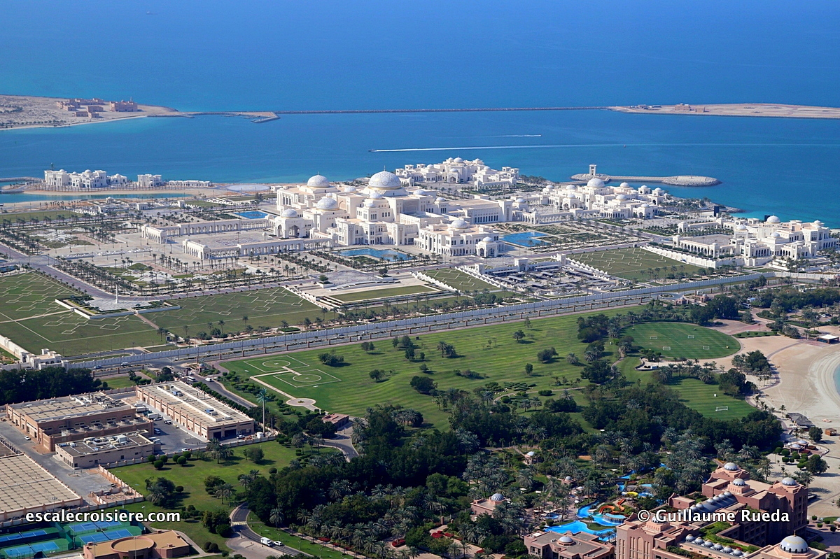 Abu Dhabi - Etihad towers observation deck at 300