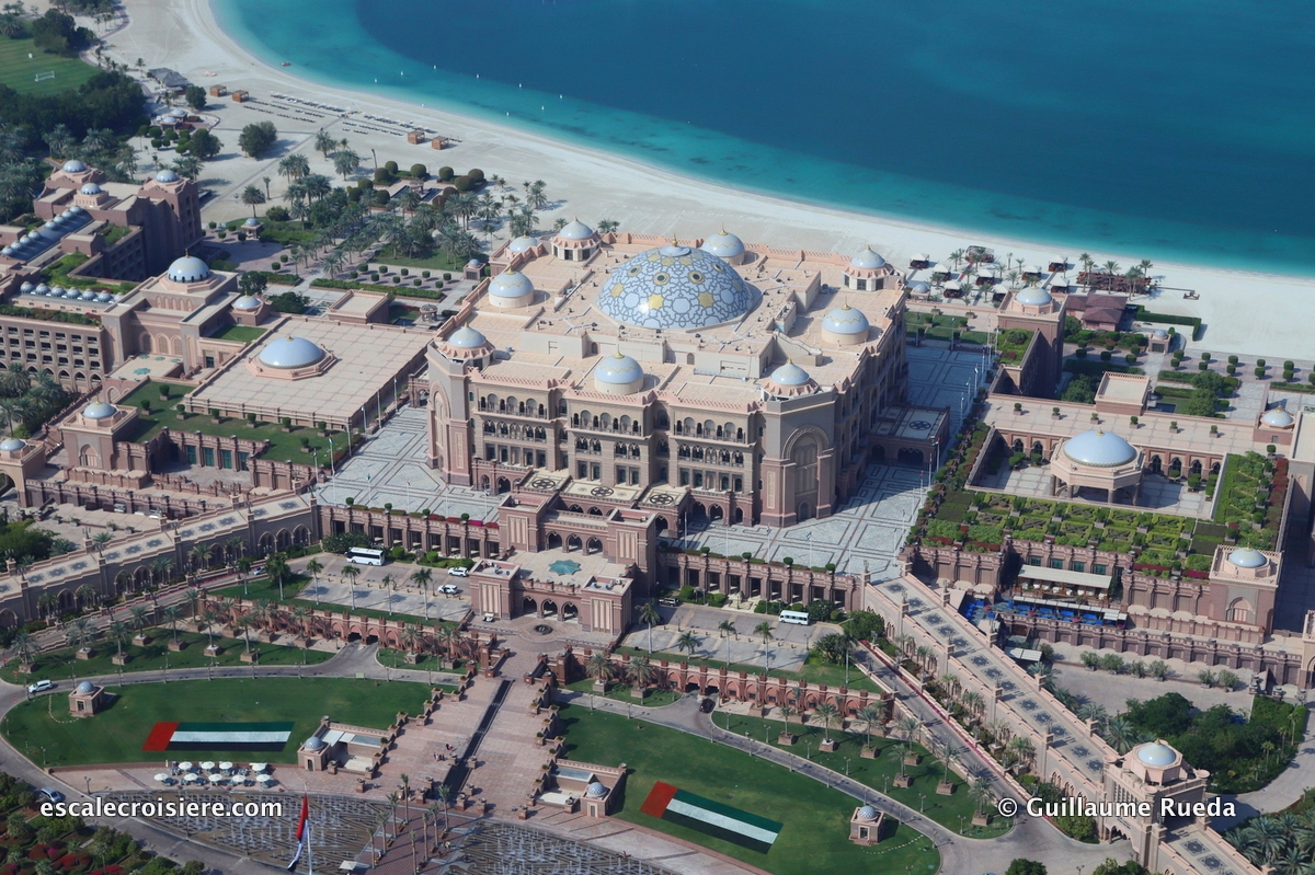 Abu Dhabi - Etihad towers observation deck at 300