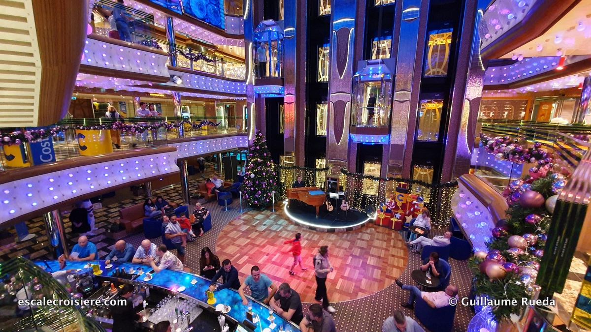 Costa Diadema - Atrium
