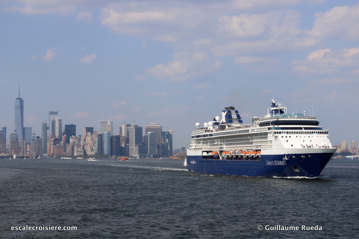 Celebrity Summit quittant New York depuis Cape Liberty