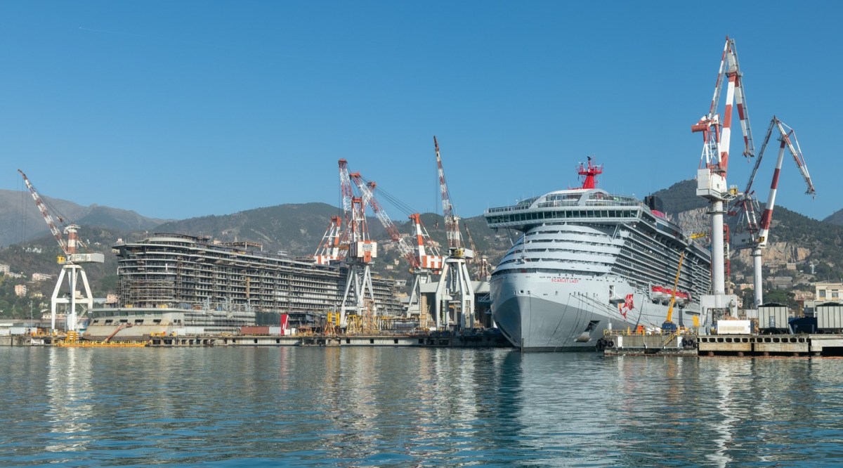 Scarlet Lady & Valiant Lady