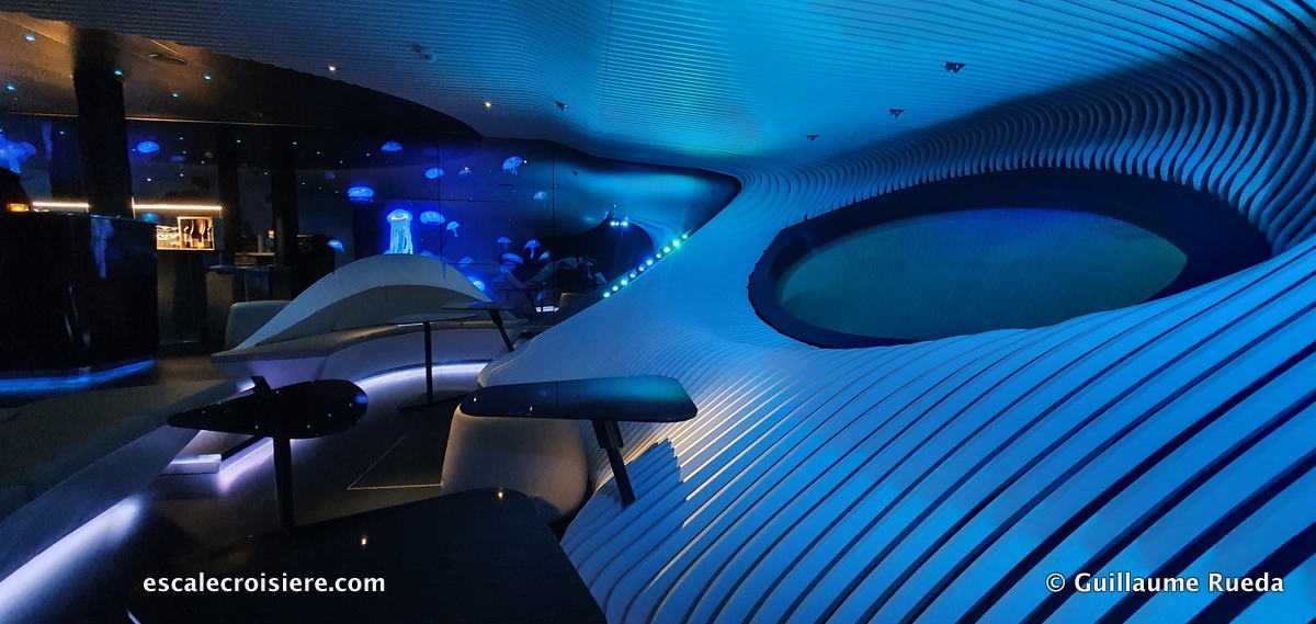 Blue Eye - Le Jacques Cartier - Ponant