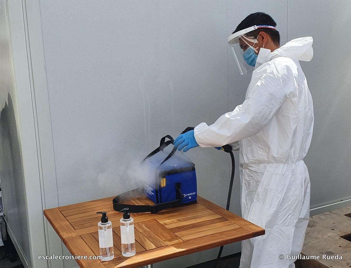Désinfection - Le Jacques Cartier - Ponant (1)